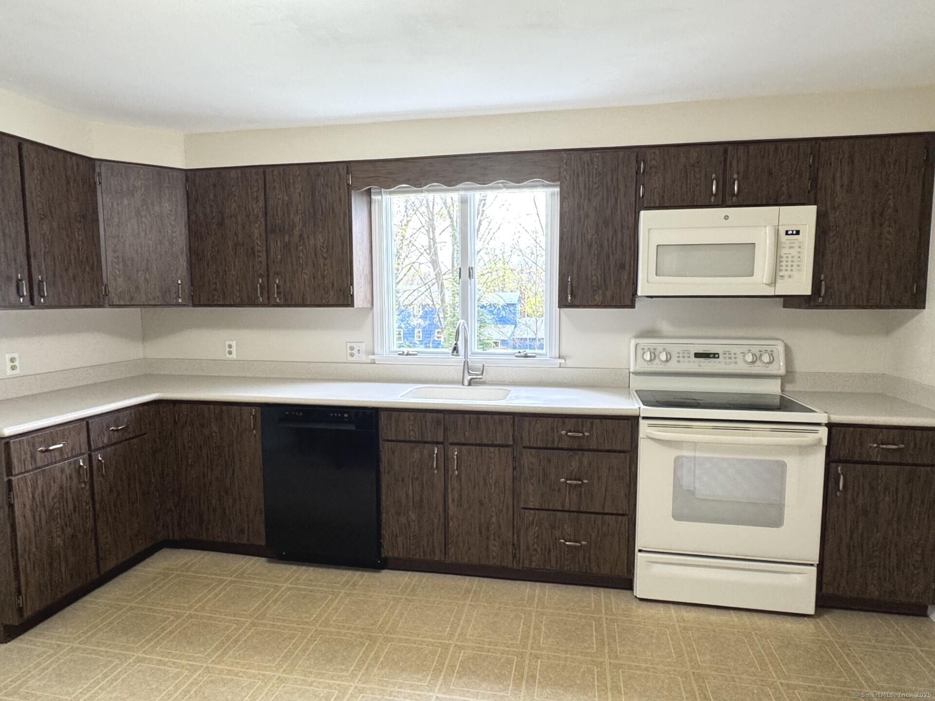24 Abby Lane, Hamden, Connecticut image 9