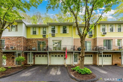 Photo of 95 Hunter Court #95, Torrington, CT 06790 (MLS # 24173757)