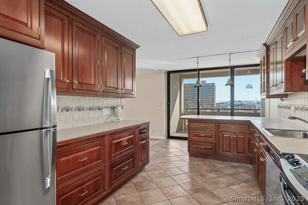 1 Gold Street #APT 10DE, Hartford, Connecticut image 6