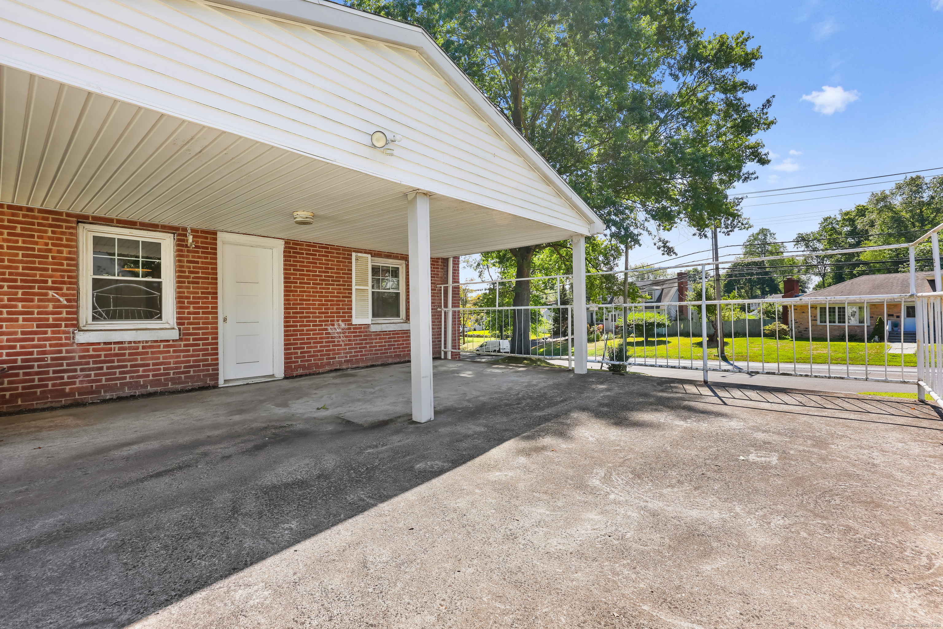 Bridgeport, Connecticut 06606, United States, 4 Bedrooms Bedrooms, ,3 BathroomsBathrooms,Residential,Pending,209428