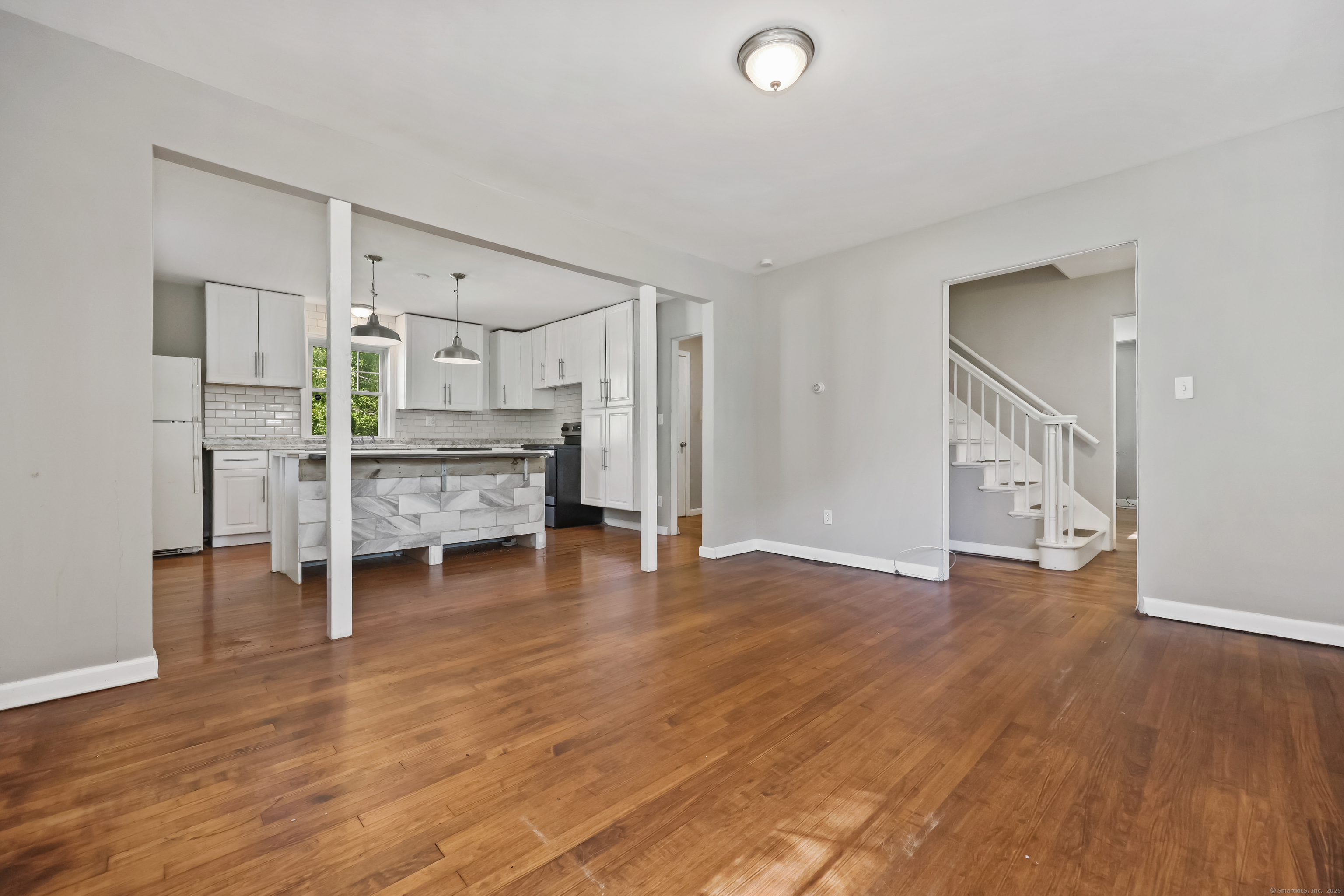 Bridgeport, Connecticut 06606, United States, 4 Bedrooms Bedrooms, ,3 BathroomsBathrooms,Residential,Pending,209428