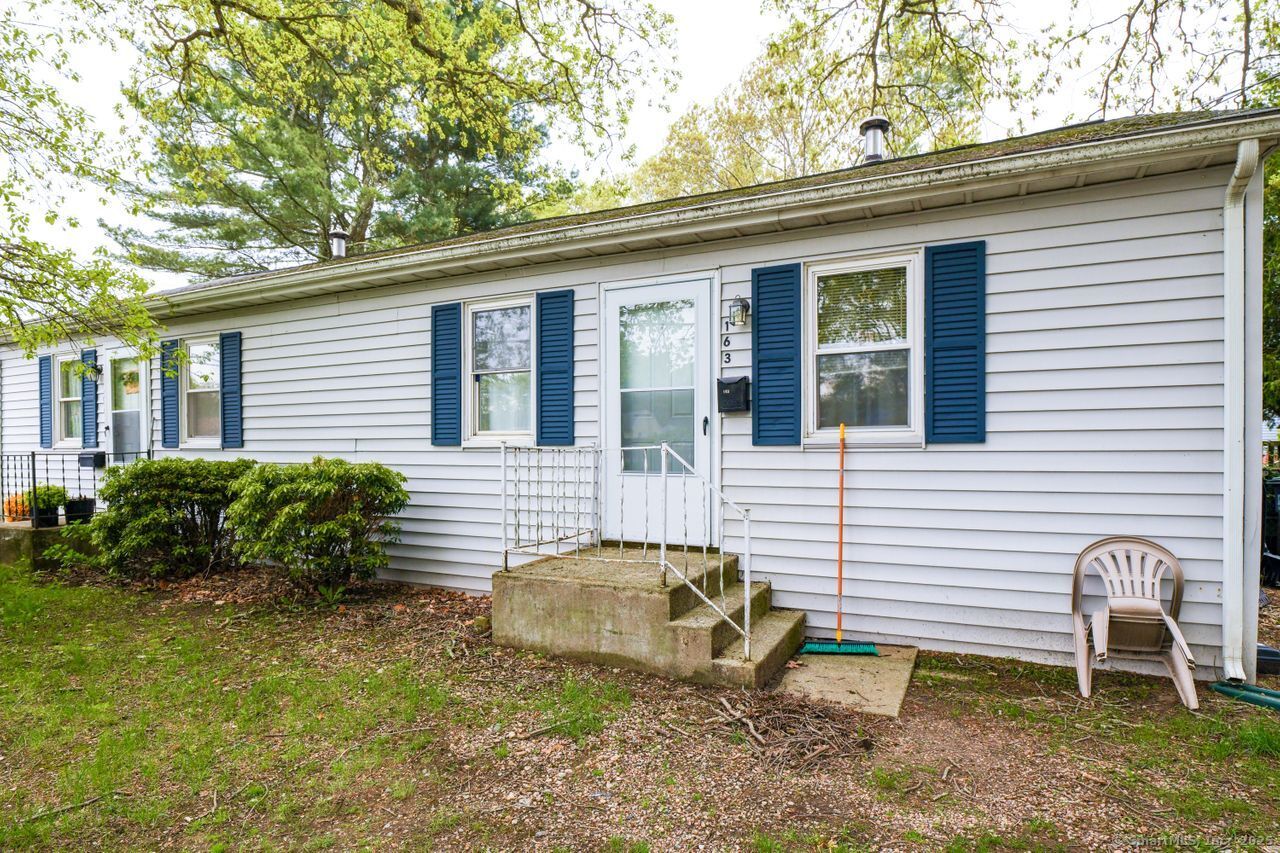 Property for Sale at Midway Oval, Groton, Connecticut - Bedrooms: 4 
Bathrooms: 2 
Rooms: 10  - $229,000