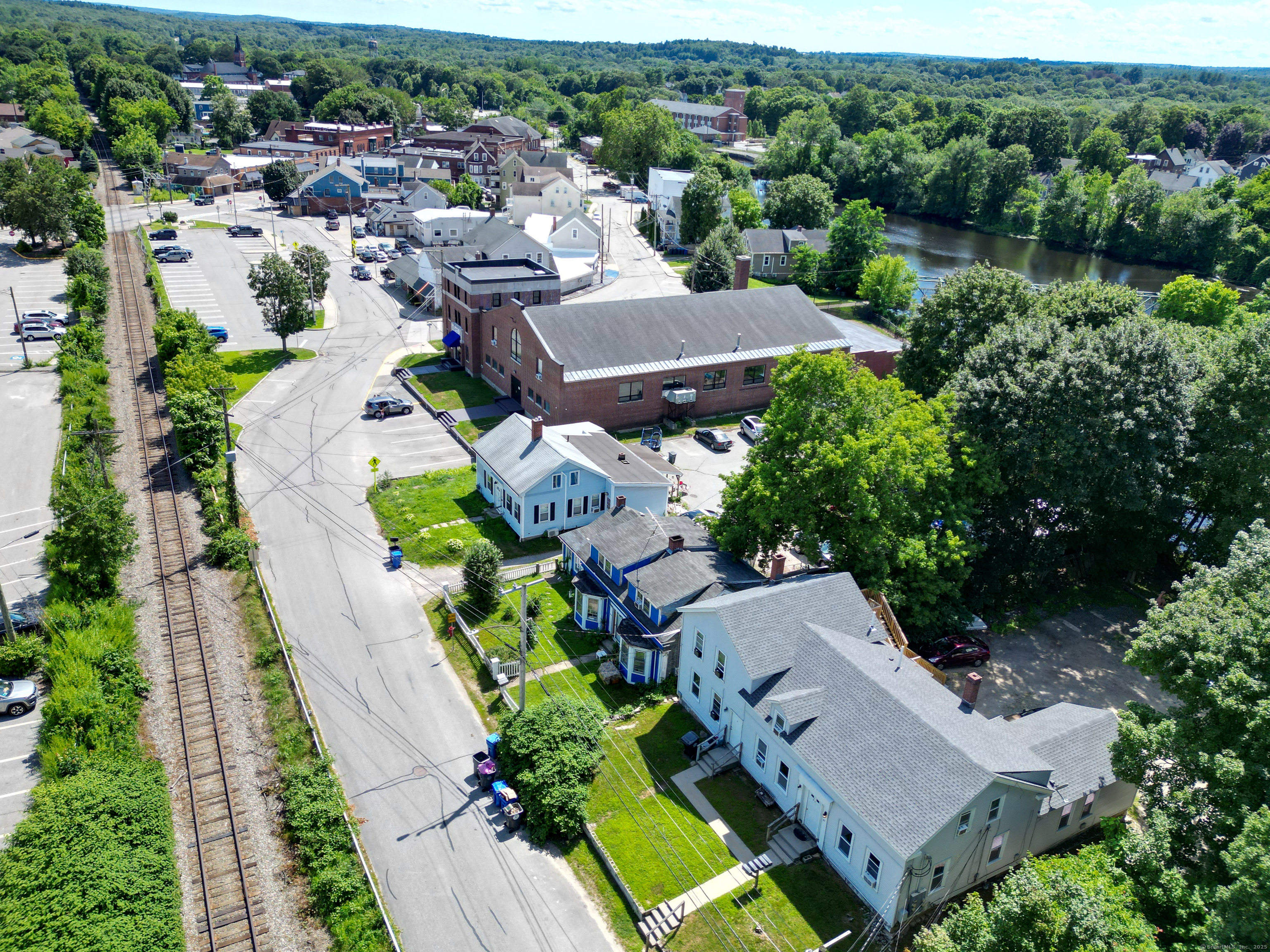 47 Commerce Avenue