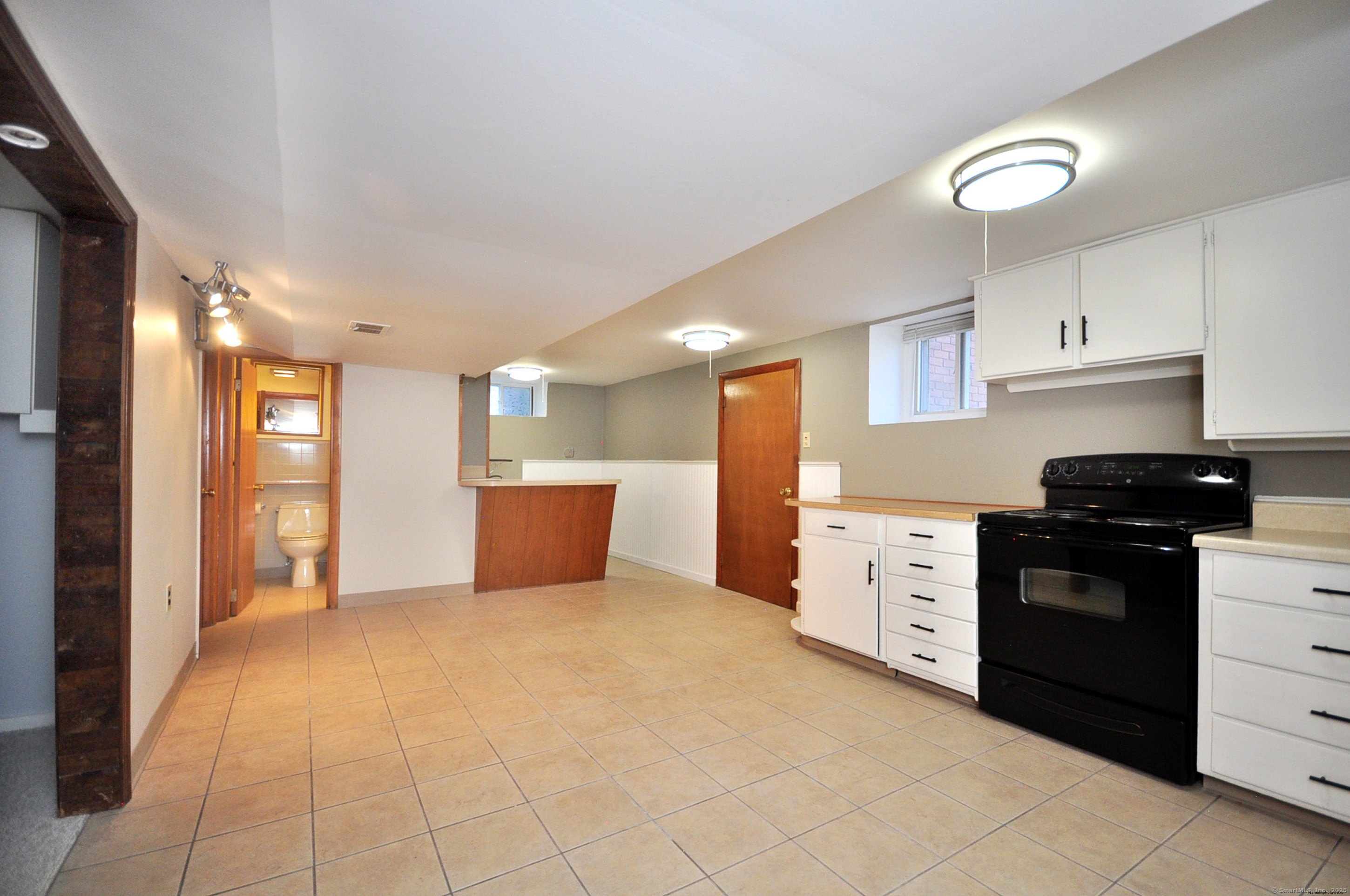 816 Jerome Avenue, Bristol, Connecticut image 27