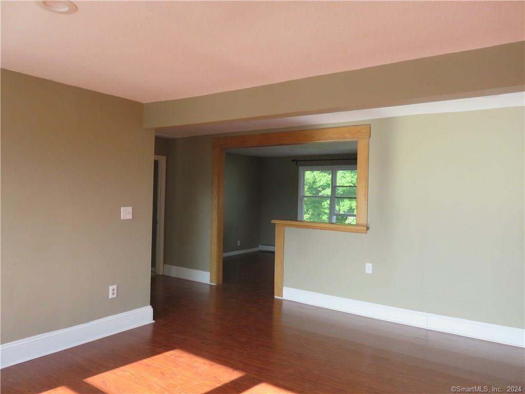 West Hartford, Connecticut 06119, United States, 3 Bedrooms Bedrooms, ,1 BathroomBathrooms,Residential,Active,164229