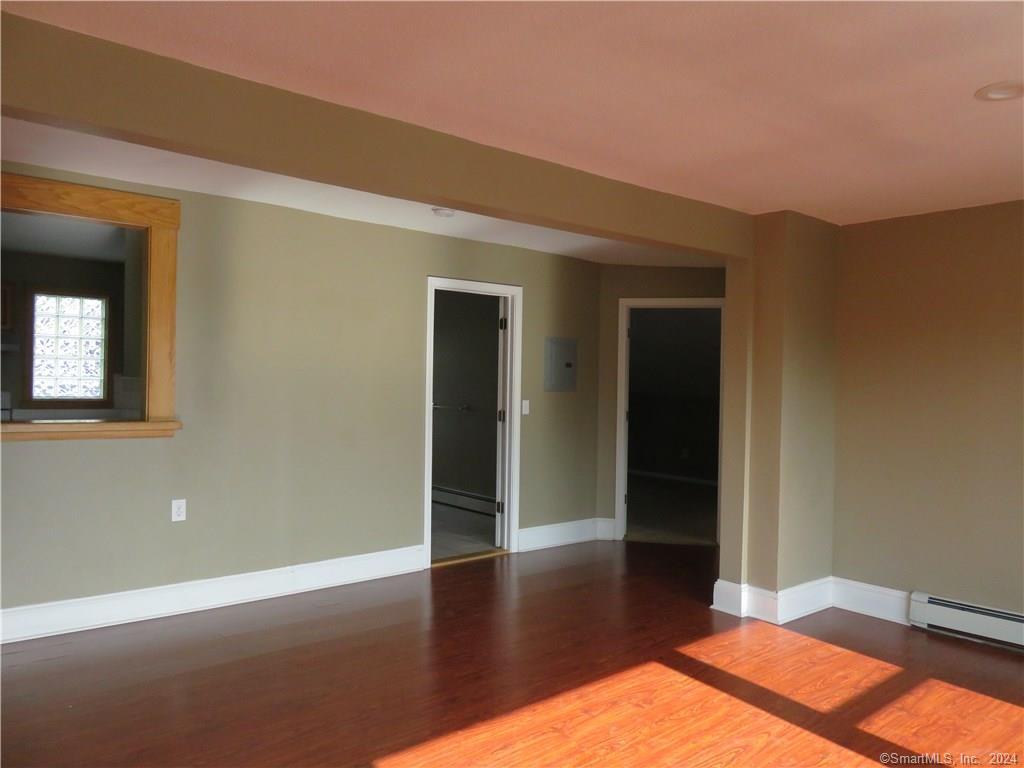 West Hartford, Connecticut 06119, United States, 3 Bedrooms Bedrooms, ,1 BathroomBathrooms,Residential,Active,164229