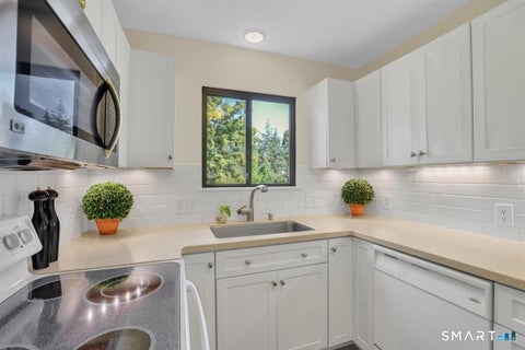 Tiny photo for 433 Heritage Village #B, Southbury, CT 06488 (MLS # 24213066)