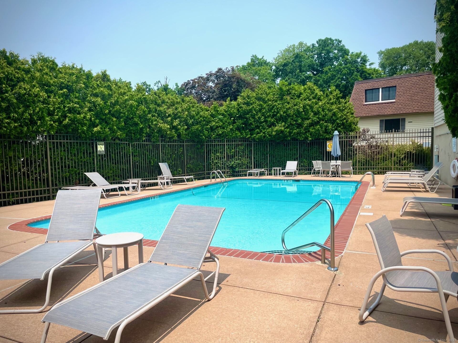 202 Soundview Avenue 3