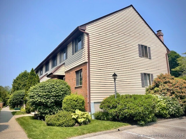 202 Soundview Avenue 3