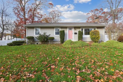 42 Westwood Drive Groton CT 06340