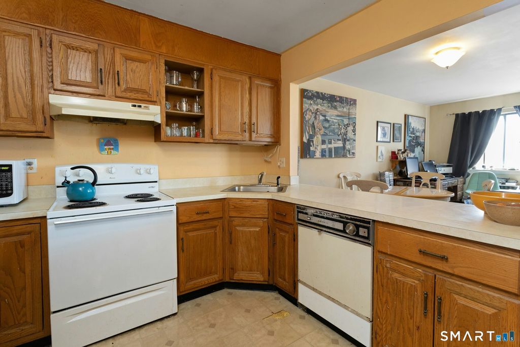 Photo of 697 Cove Road #2D, Stamford, CT 06902 (MLS # 24169741)