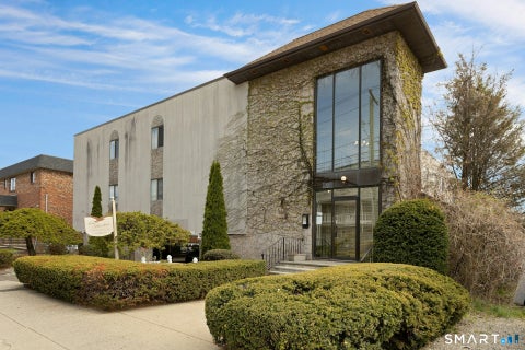 Condo For Sale - 697 Cove Road #2D<br/> Stamford, CT 06902