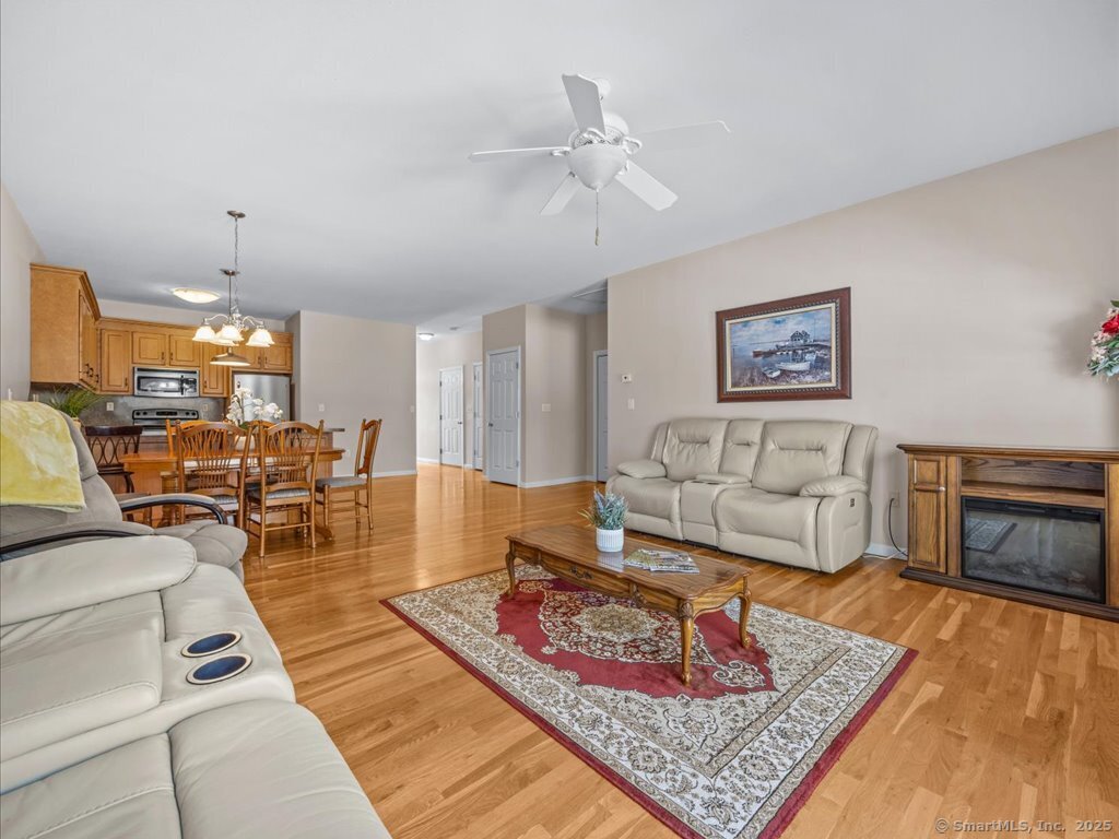 370 Emmett Street #APT 8-2, Bristol, Connecticut image 20
