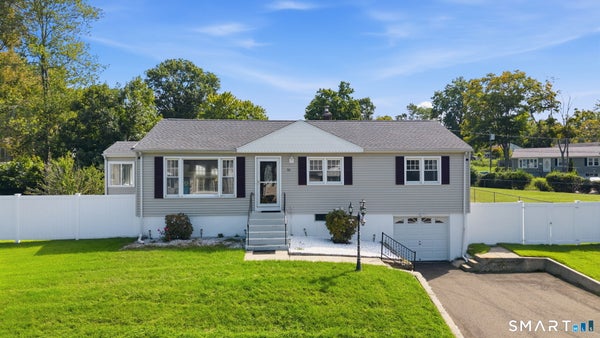 144 BEATRICE DR, WEST HAVEN, CT 06516 - Image e0ee10ee540279bc2f0247e7a3a8bfce/3277928036