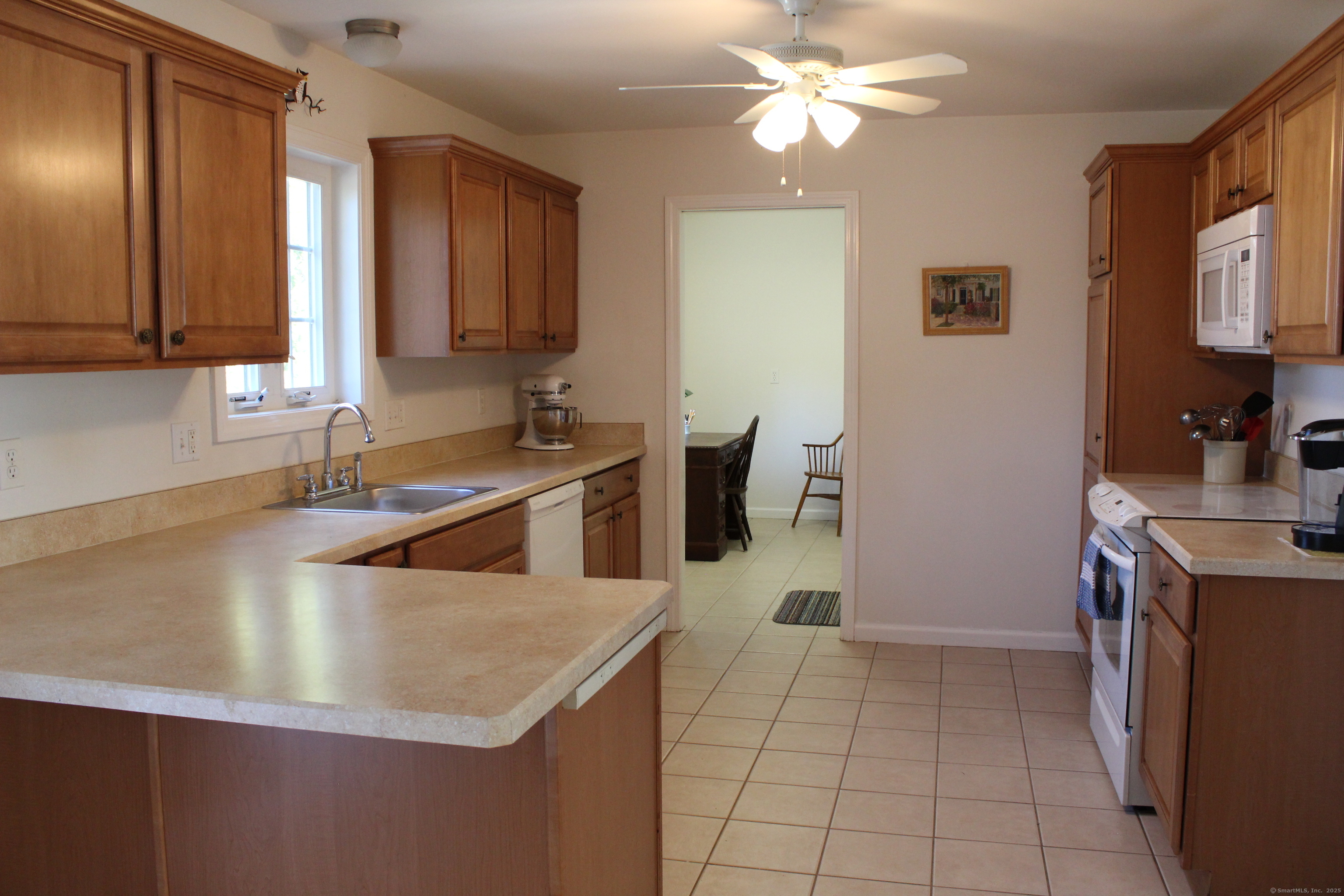 51 County Walk Lane #51, East Haven, Connecticut image 7