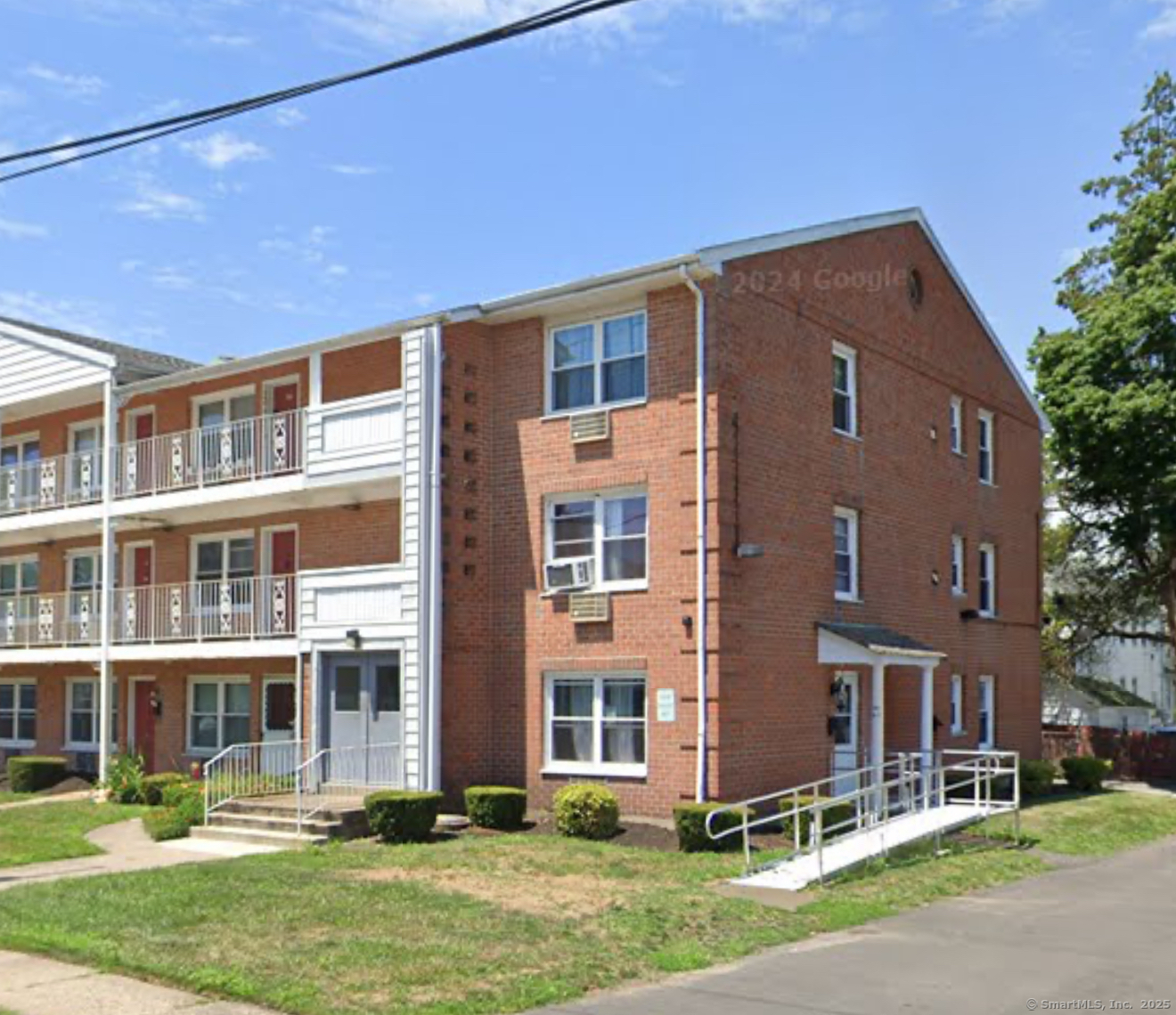 Rental Property at Birdseye Street B7, Bridgeport, Connecticut - Bedrooms: 1 
Bathrooms: 1 
Rooms: 4  - $1,750 MO.