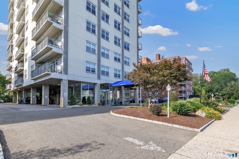 Photo of 2370 North Avenue #8D, Bridgeport, CT 06604 (MLS # 24200469)