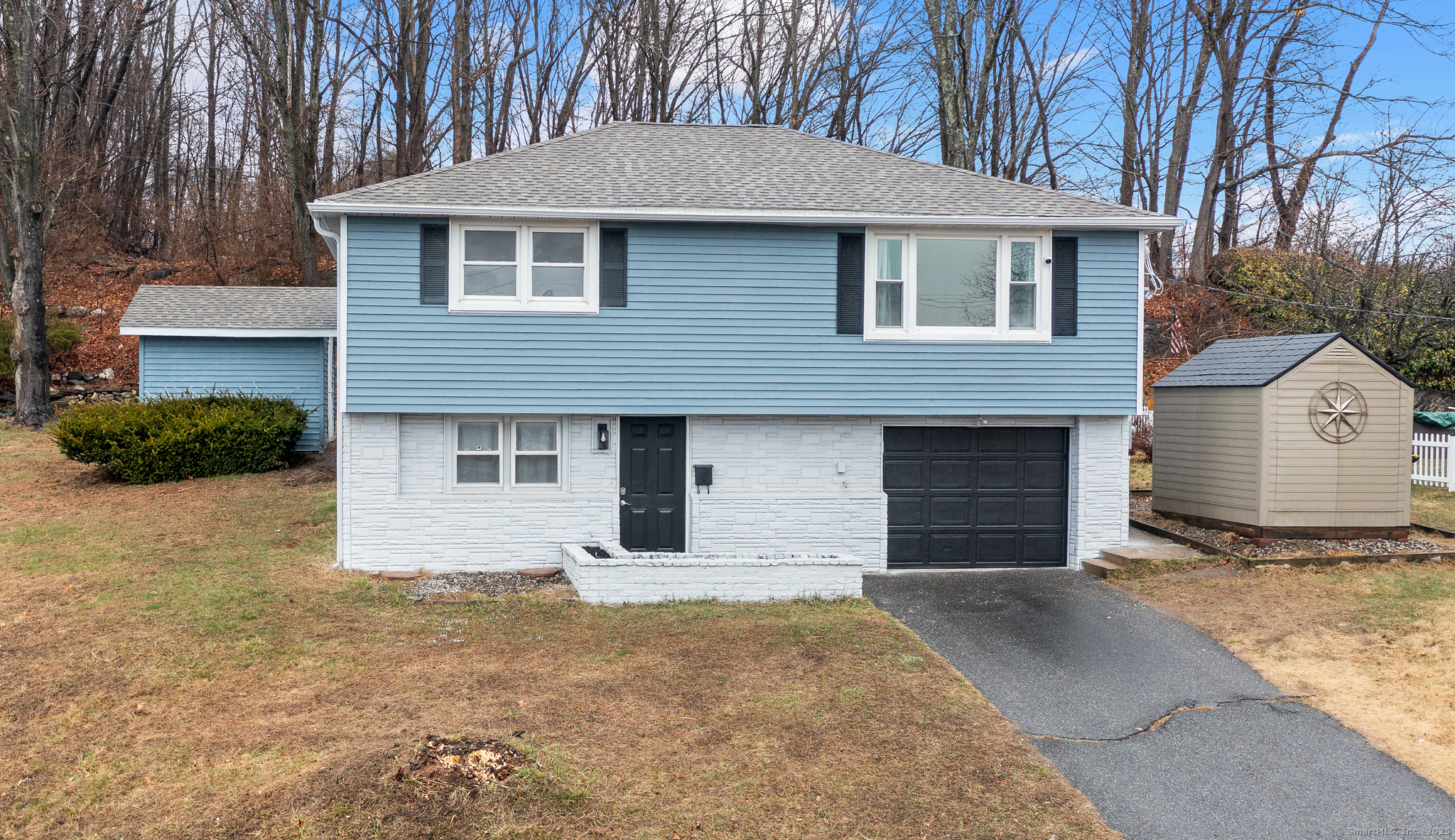 Property for Sale at Rosengarten Drive, Waterbury, Connecticut - Bedrooms: 3 
Bathrooms: 2 
Rooms: 8  - $360,000