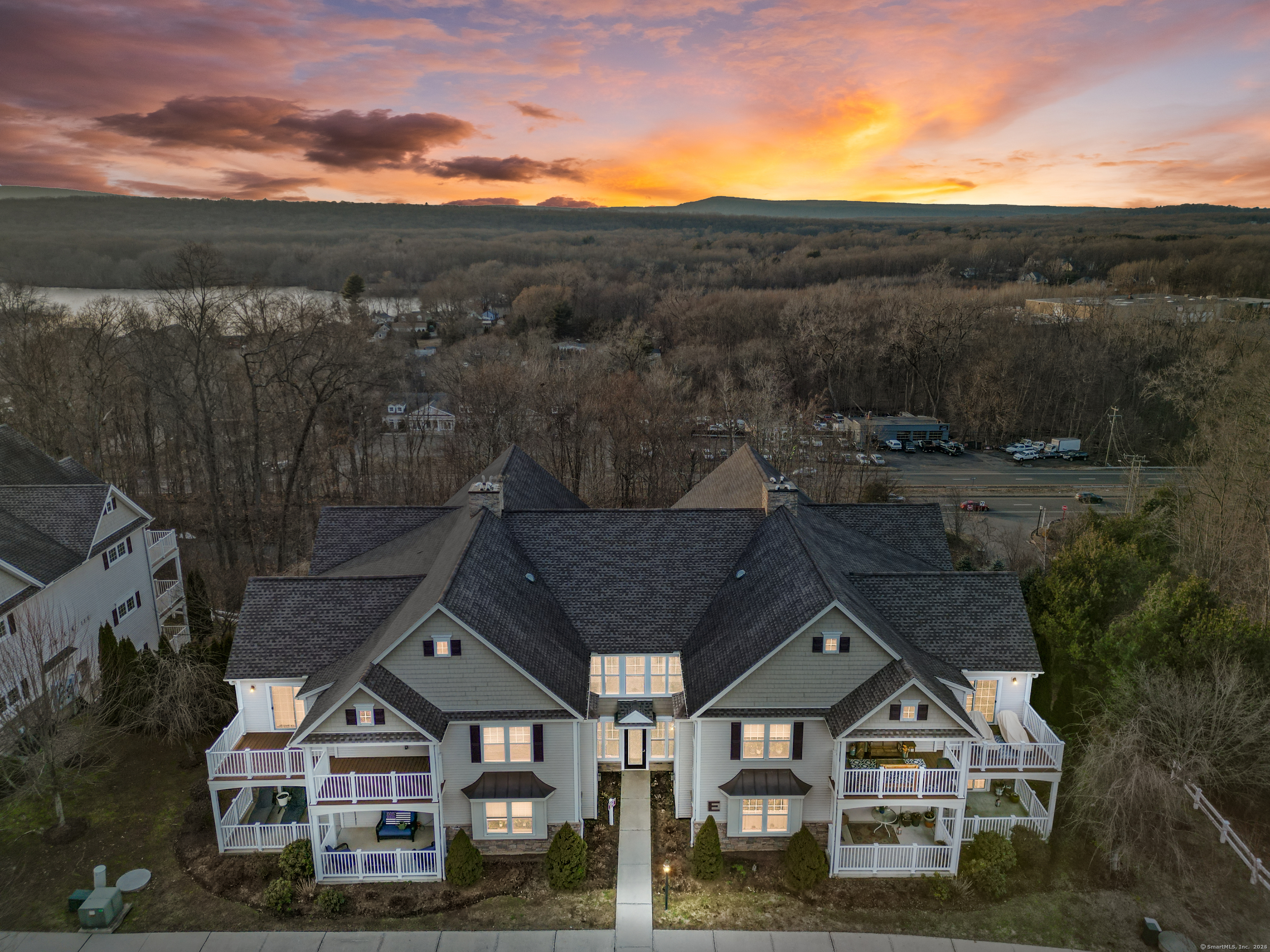 95 S Ridge Lane E202