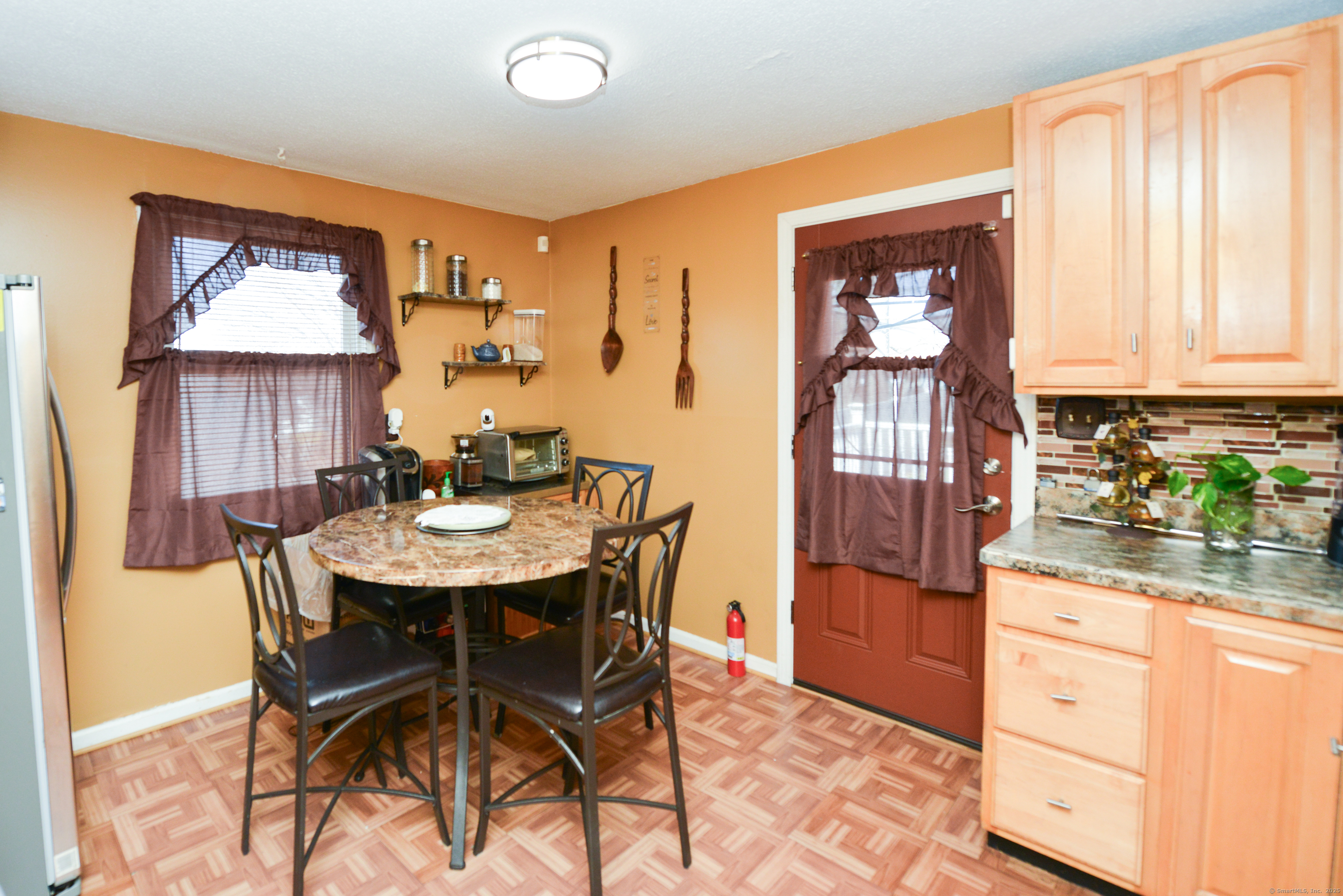 61 Kenyon Circle, New Britain, Connecticut image 6