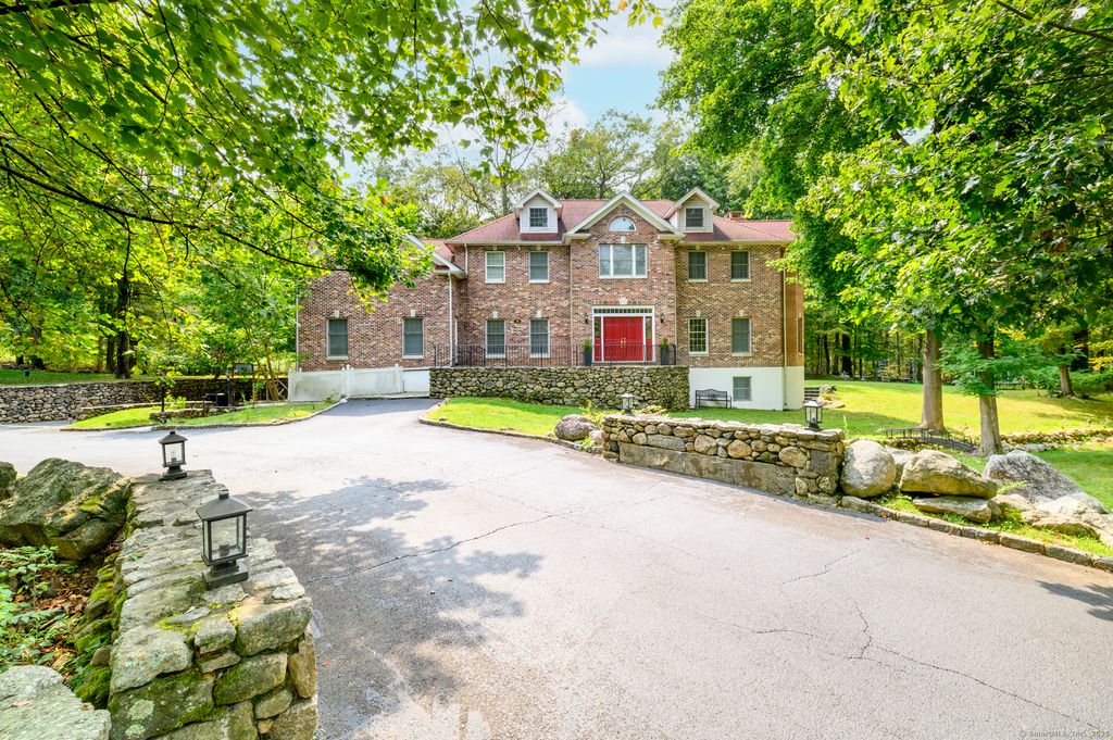 Photo of 185 Interlaken Road, Stamford, CT 06903 (MLS # 24124440)