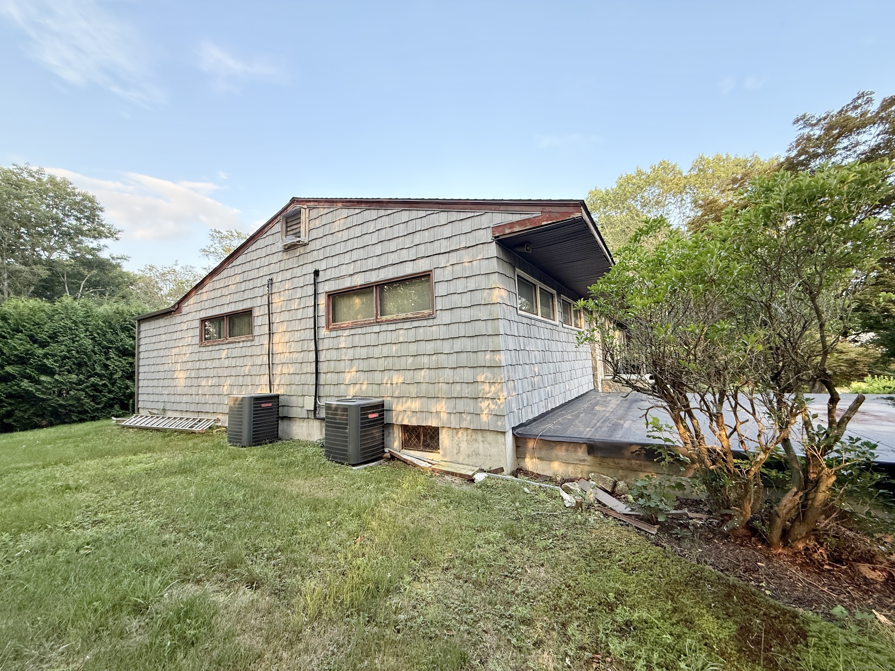 19 Davis Road