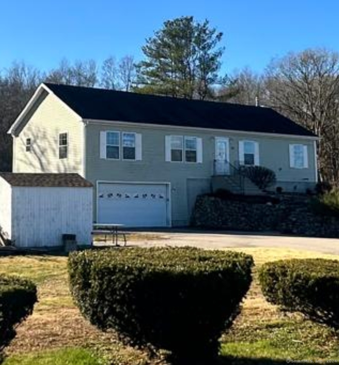 228 Clarks Falls Road, North Stonington, Connecticut - 3 Bedrooms  
2 Bathrooms  
7 Rooms - 