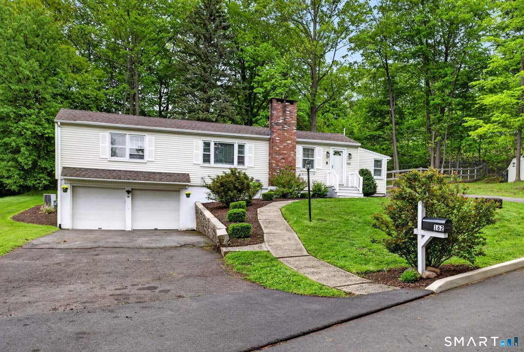 Photo of 162 Old Middle Street, Middletown, CT 06457 (MLS # 24174802)