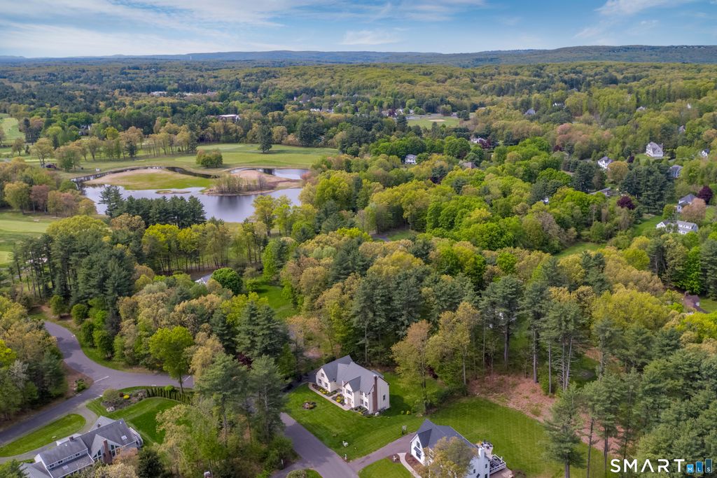 Photo of 60 Oak Ridge Drive, Avon, CT 06001 (MLS # 24174359)
