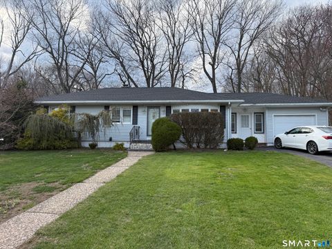 Photo of 117 Courtland Avenue, Waterbury, CT 06705 (MLS # 24167270)