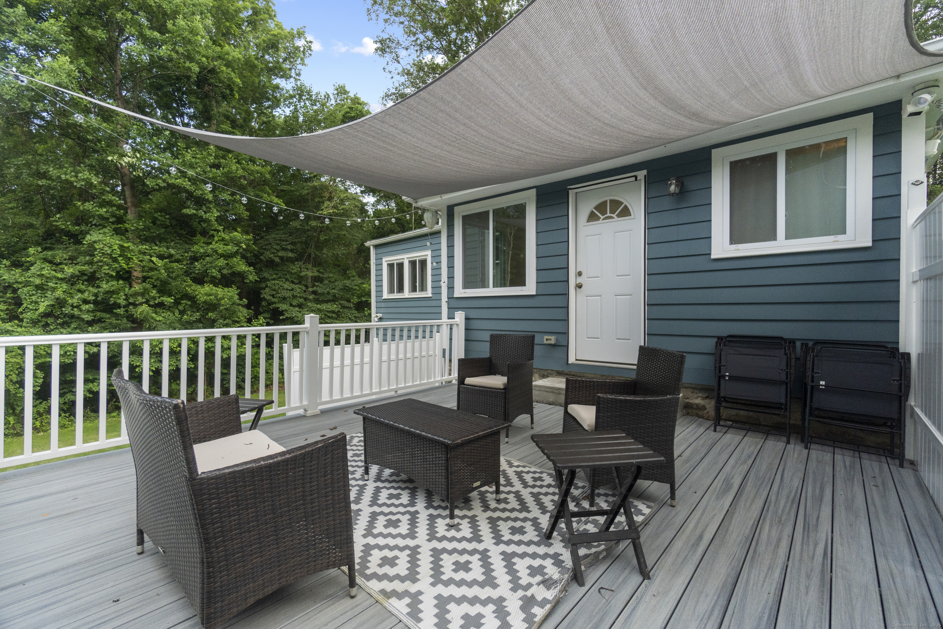 Guilford, Connecticut 06437, United States, 3 Bedrooms Bedrooms, ,2 BathroomsBathrooms,Residential,Active,168106