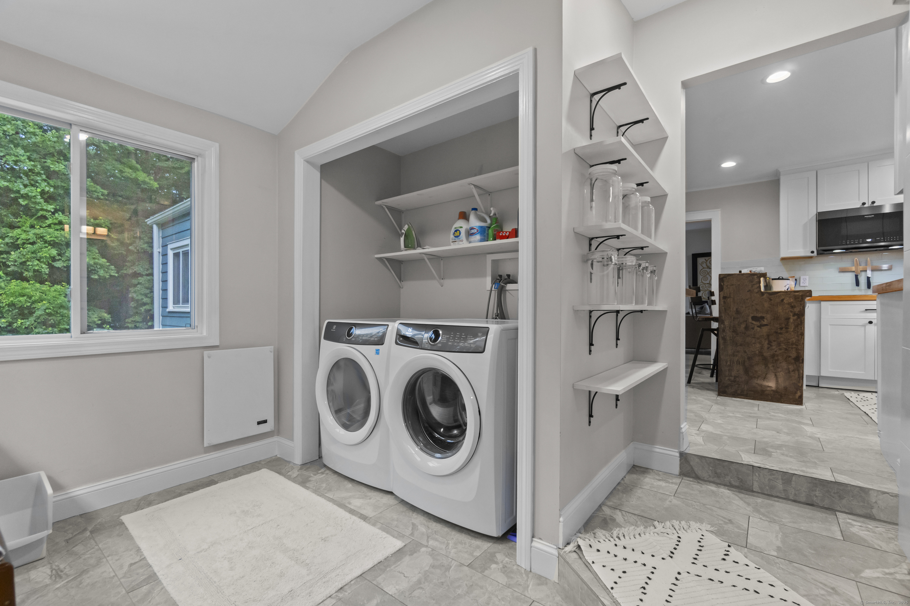 Guilford, Connecticut 06437, United States, 3 Bedrooms Bedrooms, ,2 BathroomsBathrooms,Residential,Active,168106