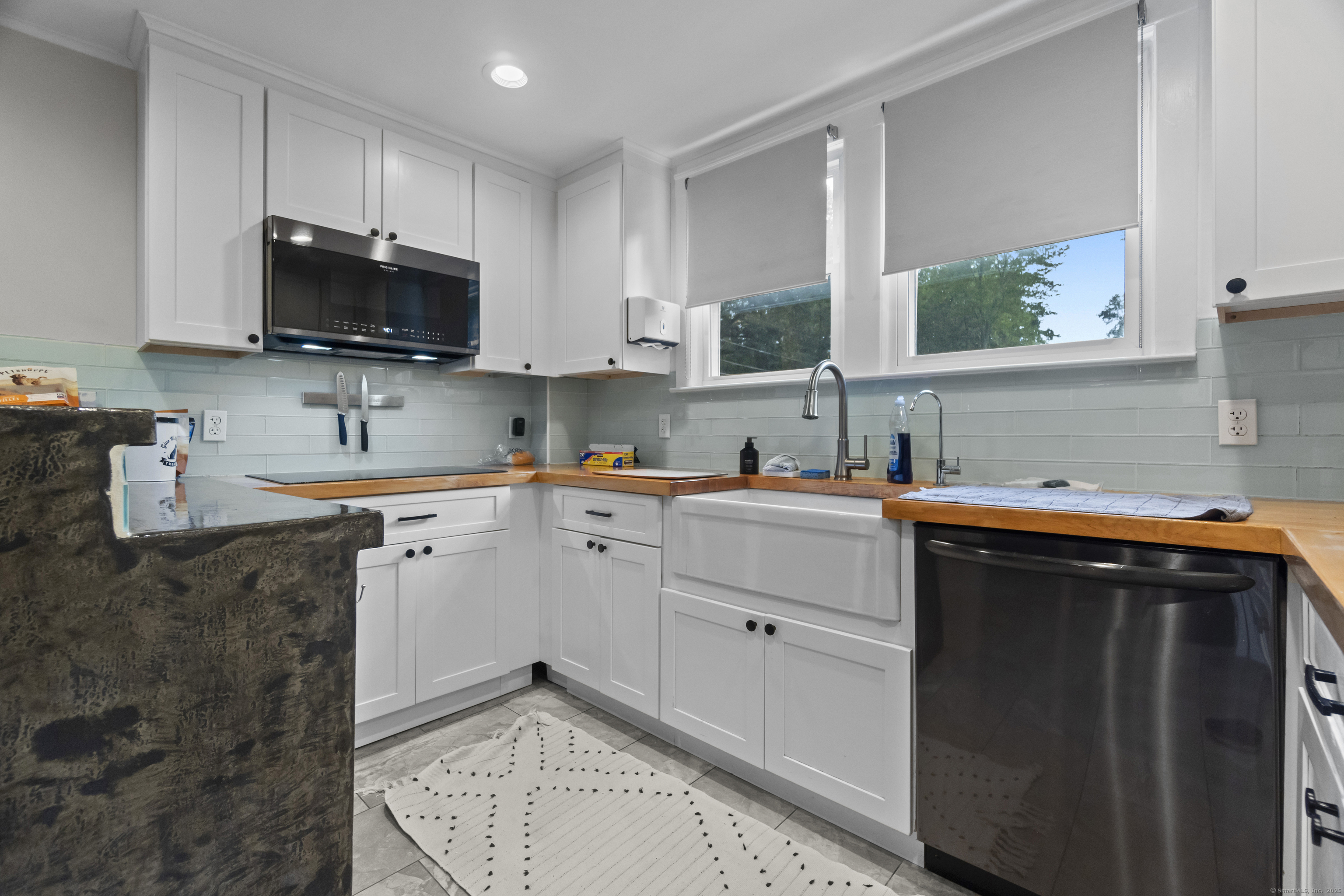 Guilford, Connecticut 06437, United States, 3 Bedrooms Bedrooms, ,2 BathroomsBathrooms,Residential,Active,168106