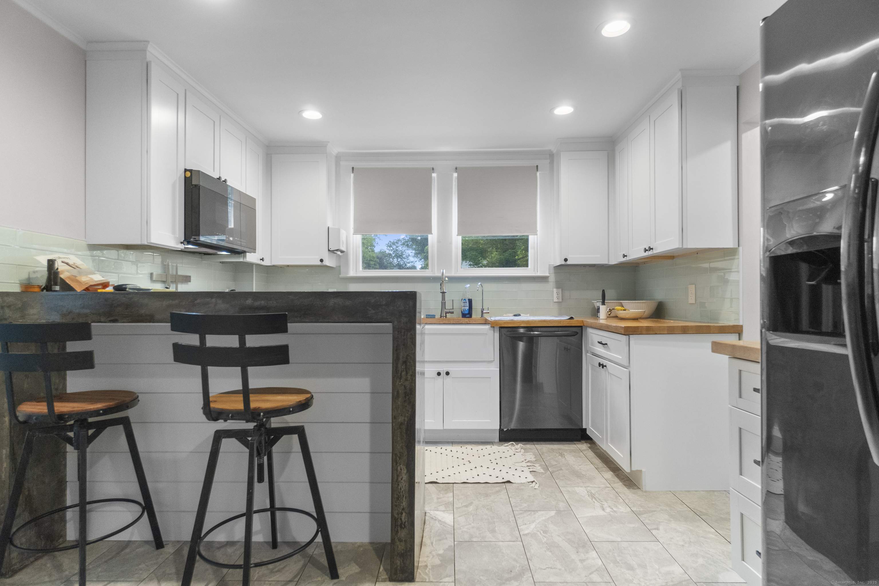 Guilford, Connecticut 06437, United States, 3 Bedrooms Bedrooms, ,2 BathroomsBathrooms,Residential,Active,168106