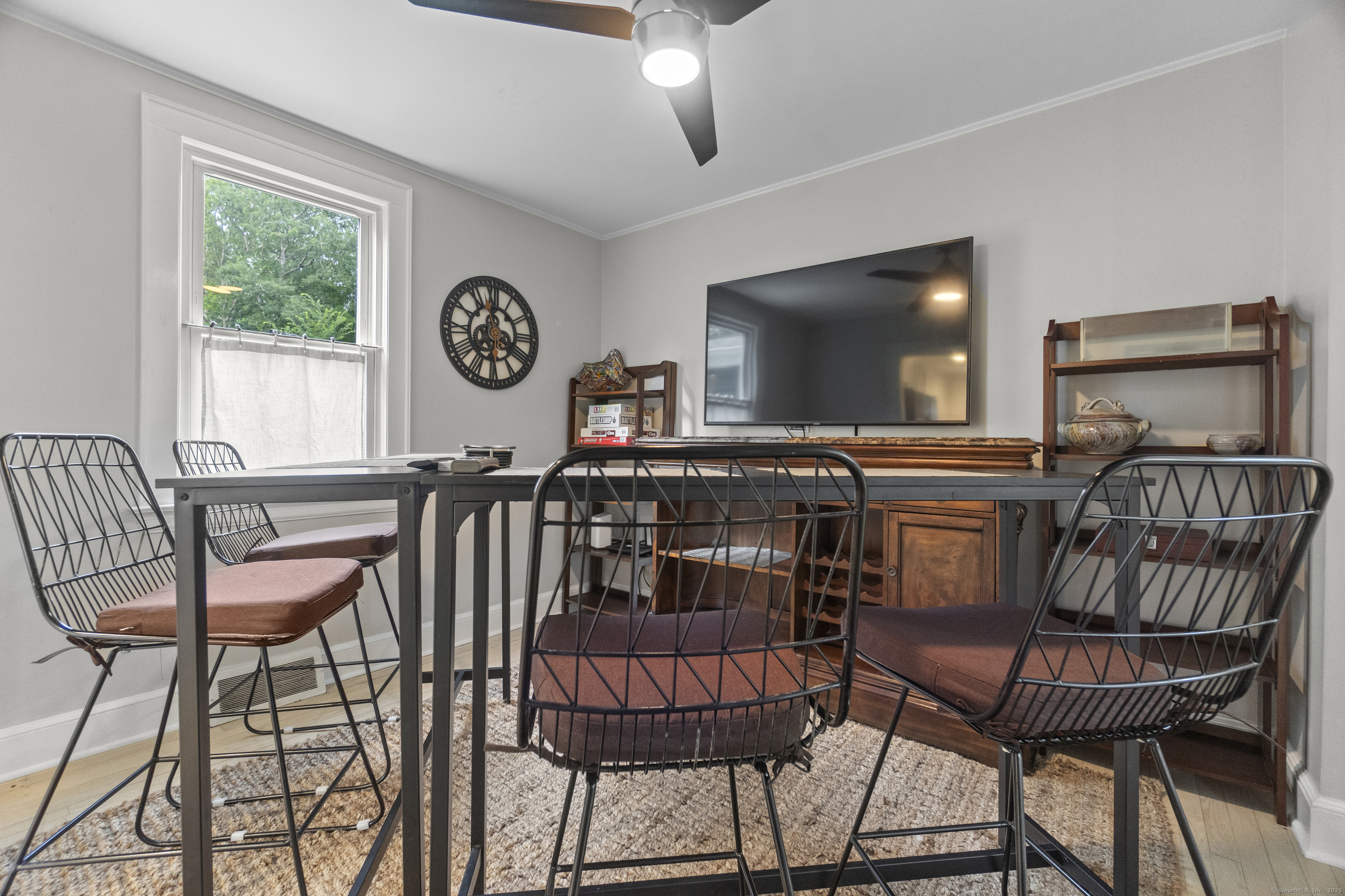 Guilford, Connecticut 06437, United States, 3 Bedrooms Bedrooms, ,2 BathroomsBathrooms,Residential,Active,168106