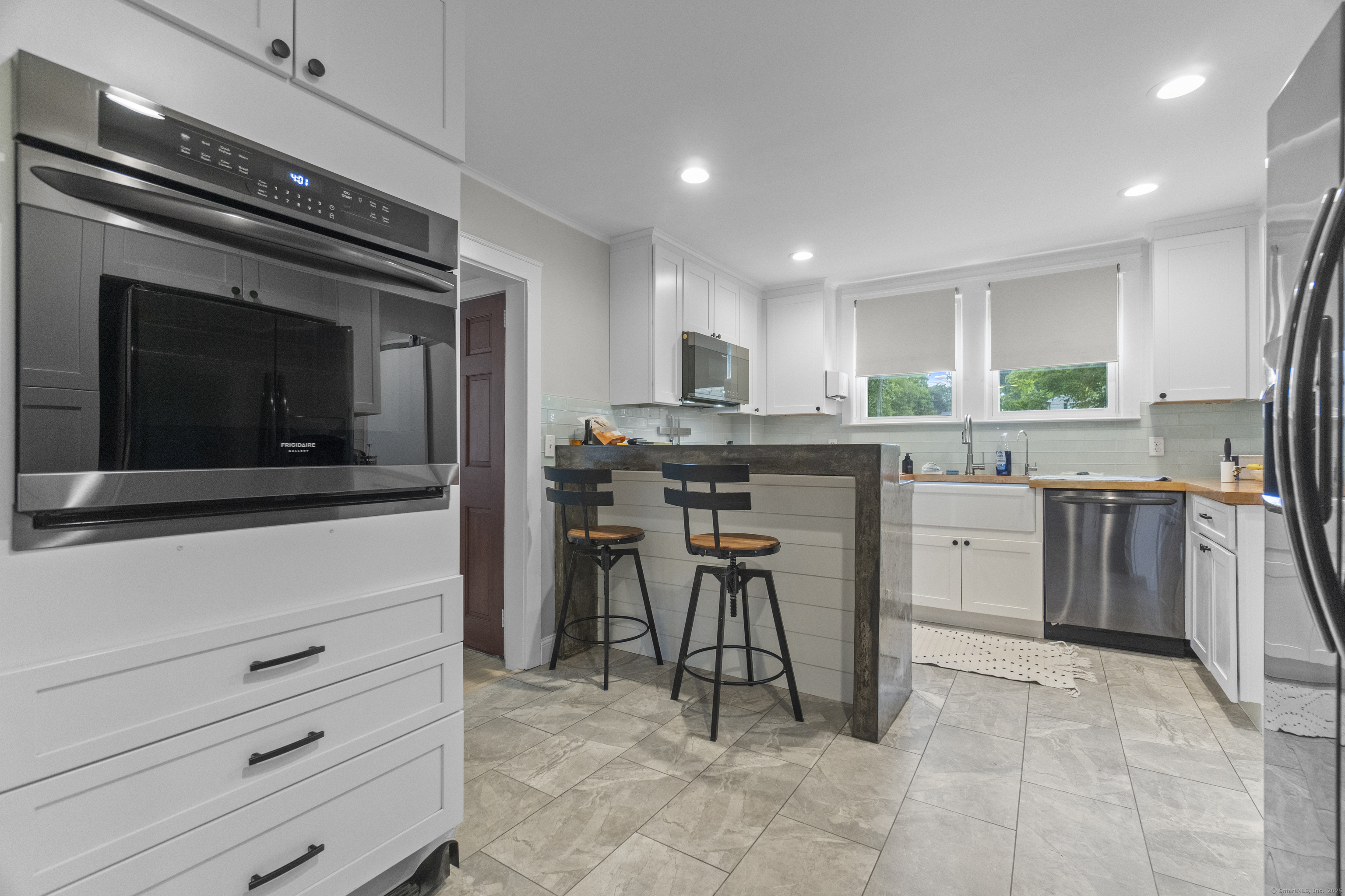 Guilford, Connecticut 06437, United States, 3 Bedrooms Bedrooms, ,2 BathroomsBathrooms,Residential,Active,168106