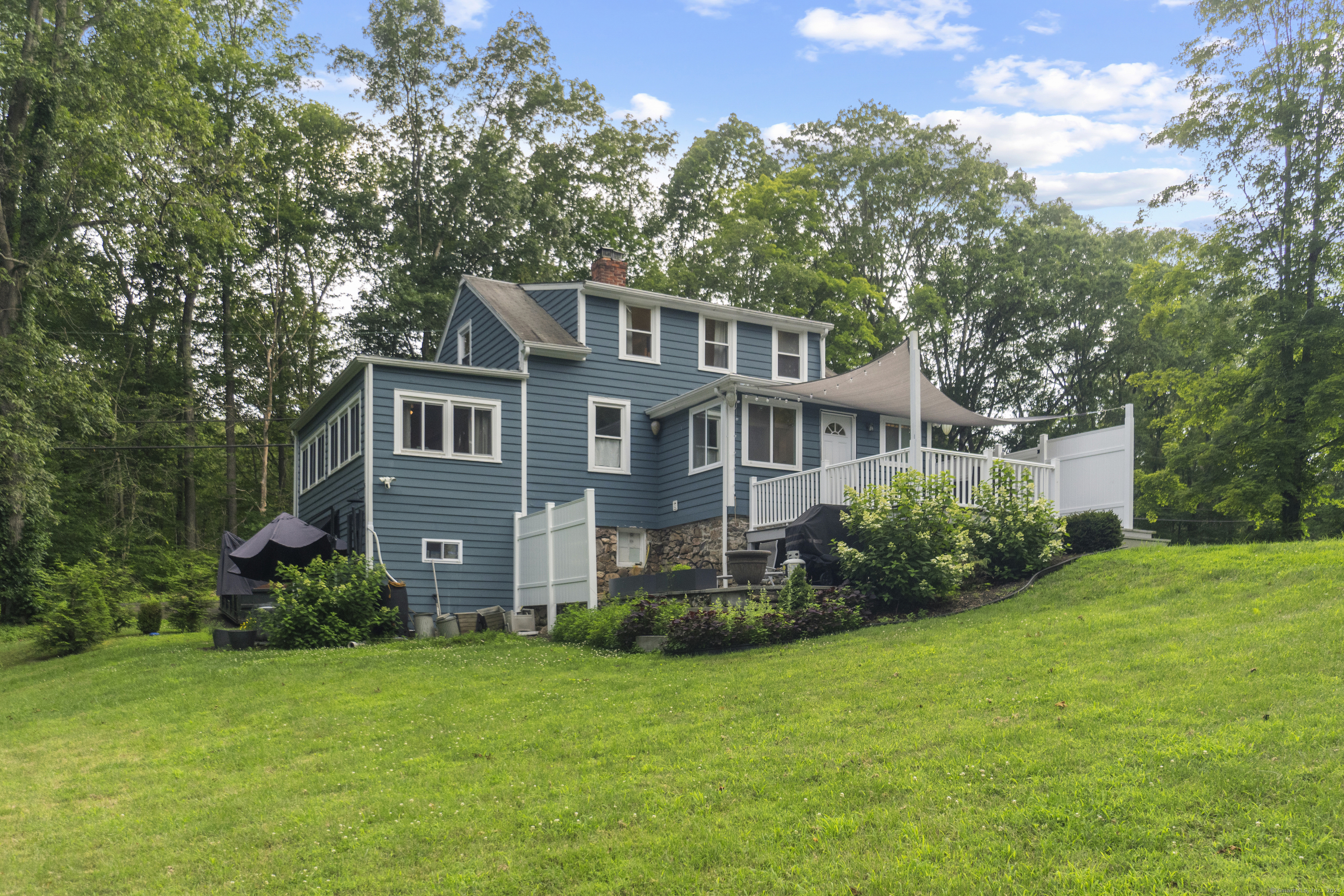 Guilford, Connecticut 06437, United States, 3 Bedrooms Bedrooms, ,2 BathroomsBathrooms,Residential,Active,168106