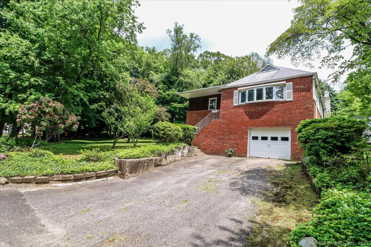 8 Fulton Drive