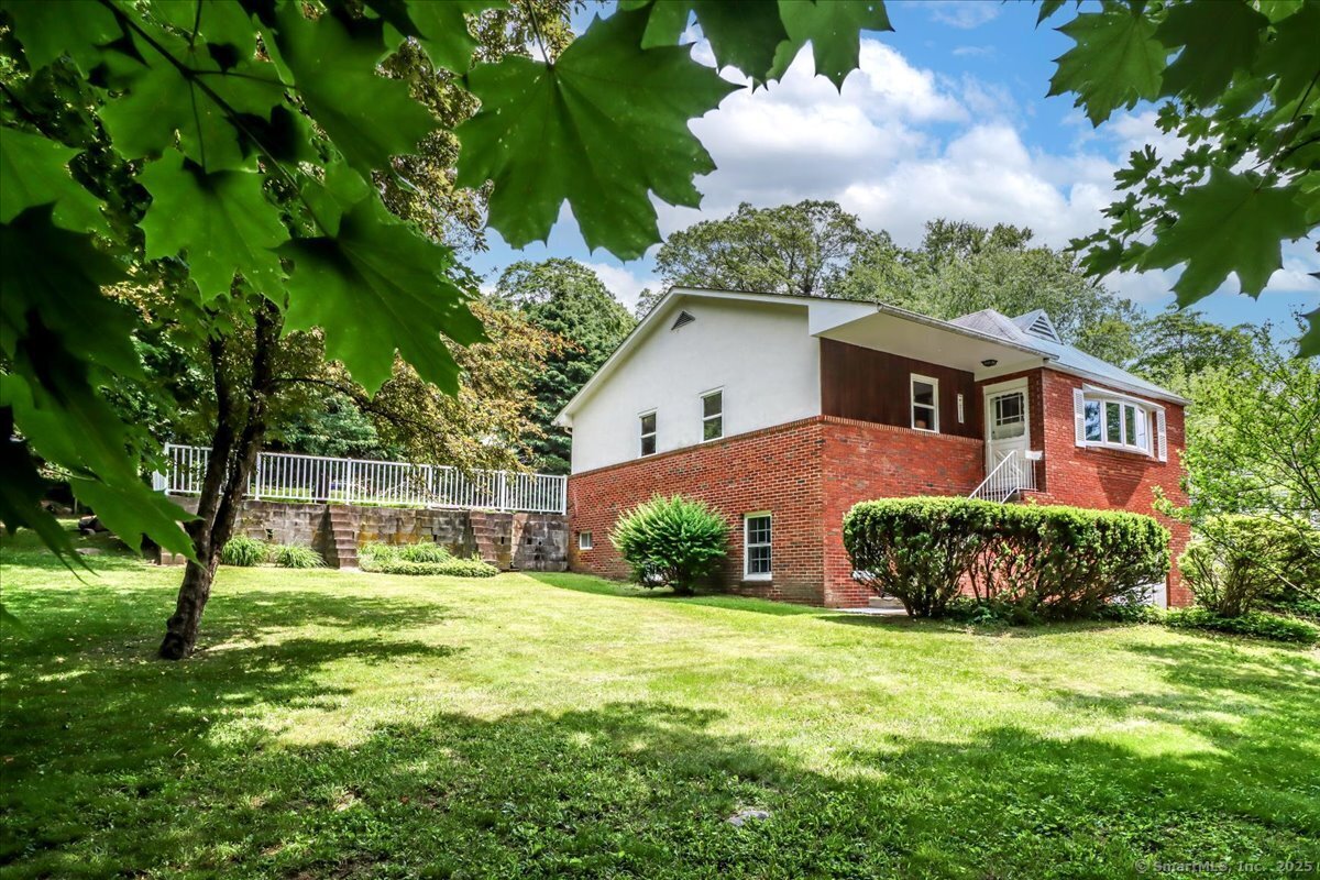 8 Fulton Drive