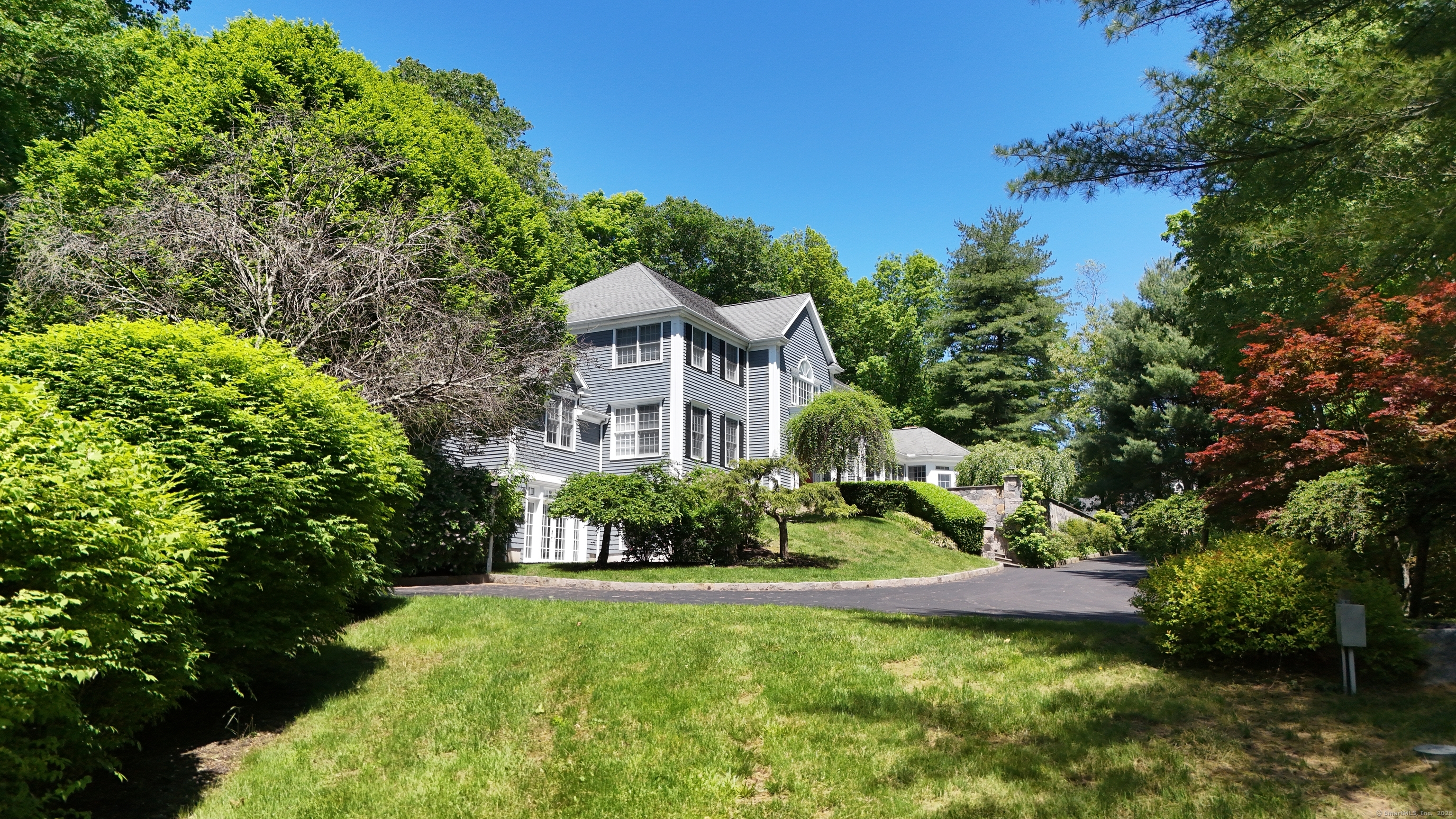 8 Hollow Oak Road