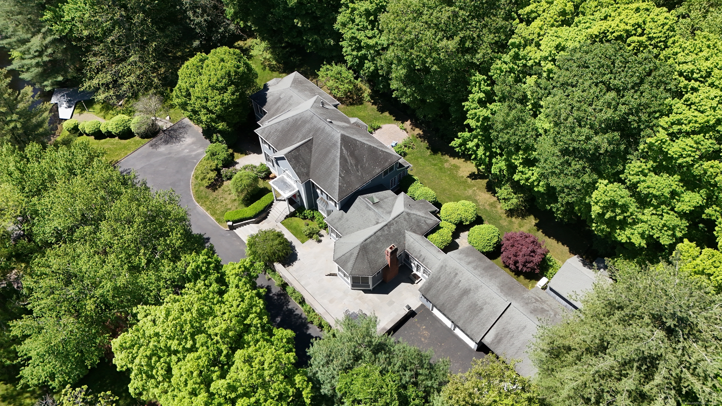 8 Hollow Oak Road