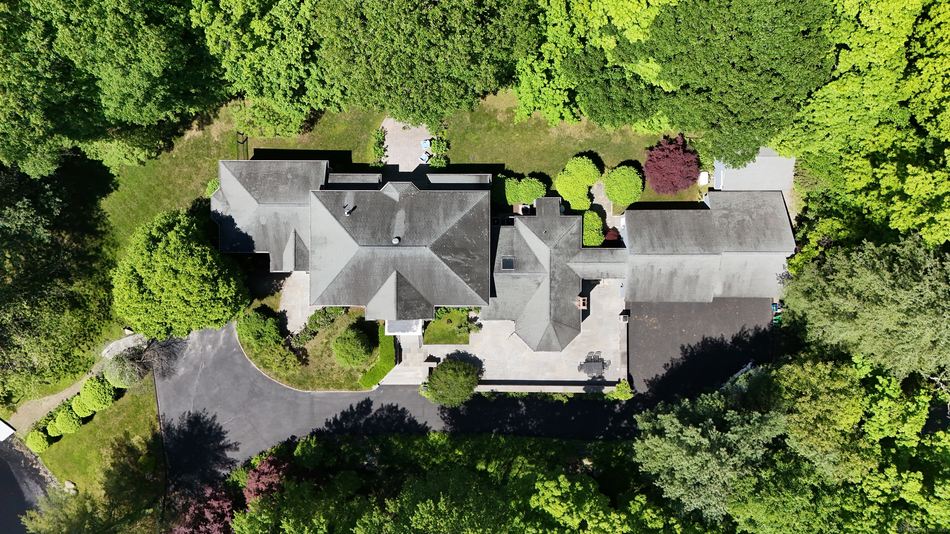 8 Hollow Oak Road