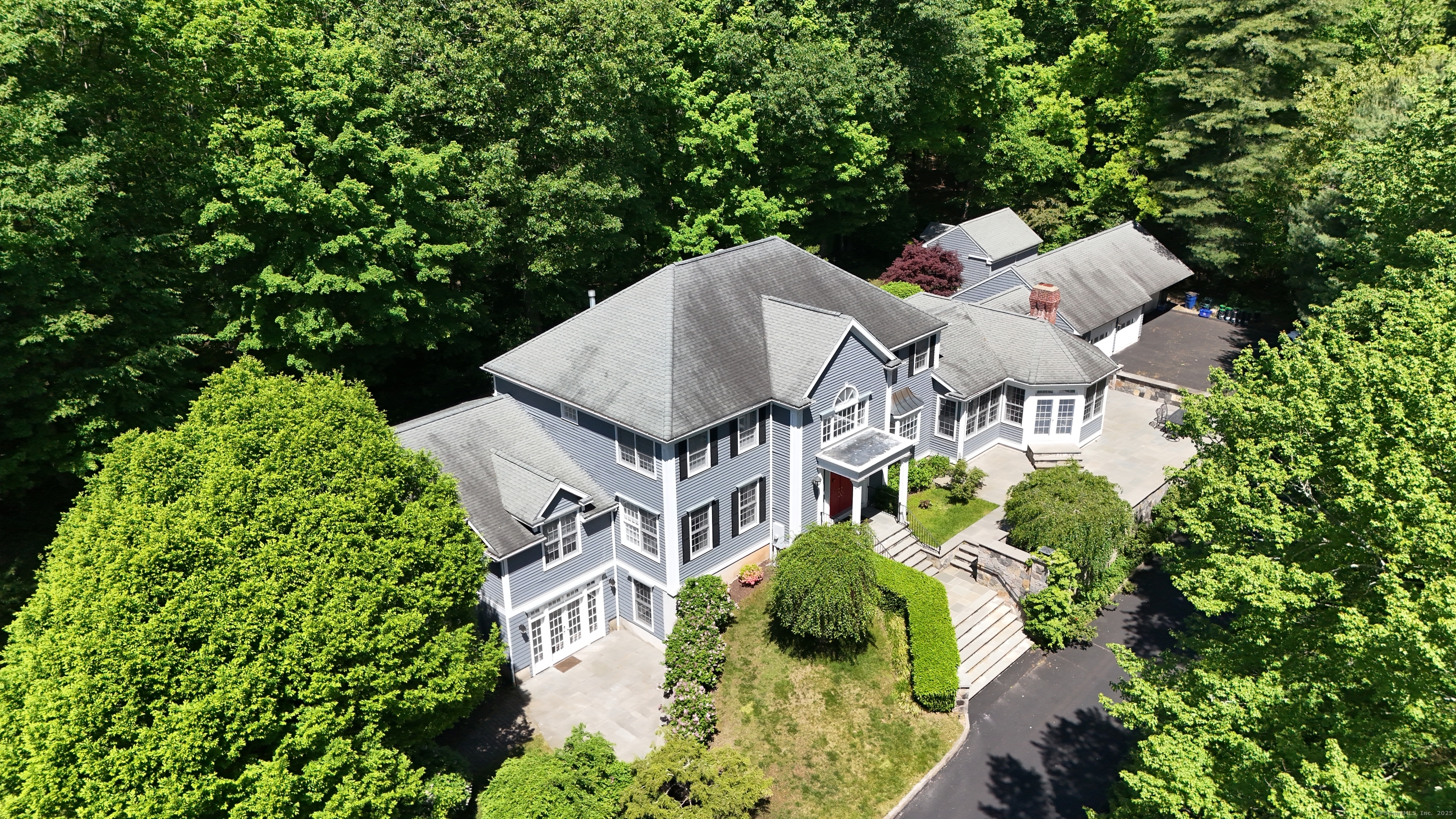 8 Hollow Oak Road