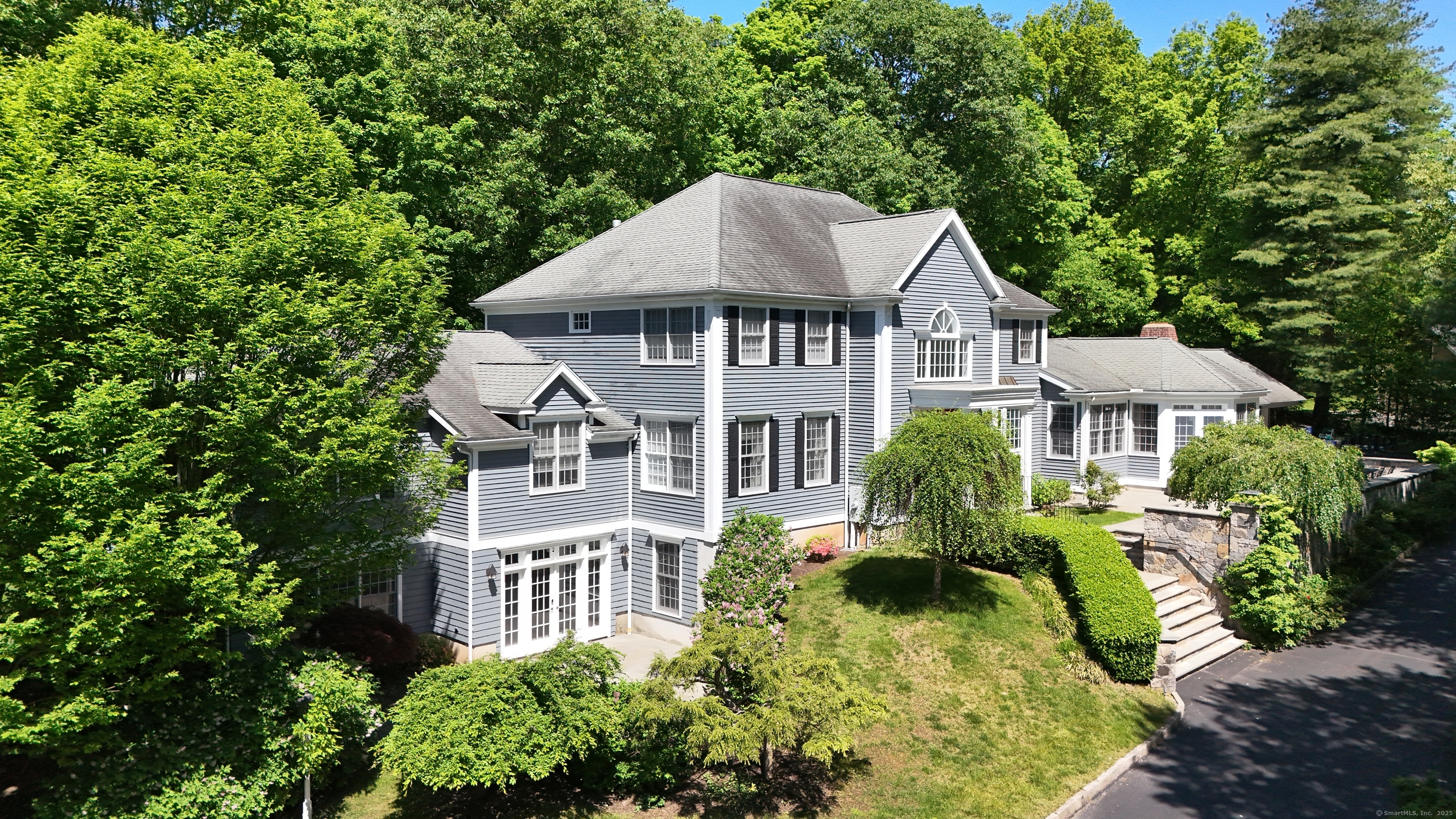 8 Hollow Oak Road