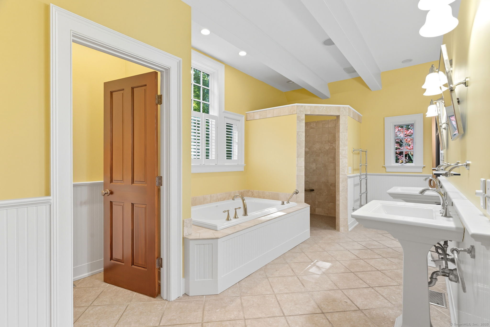 Old Lyme, Connecticut 06371, United States, 4 Bedrooms Bedrooms, ,4 BathroomsBathrooms,Residential,Active,130822