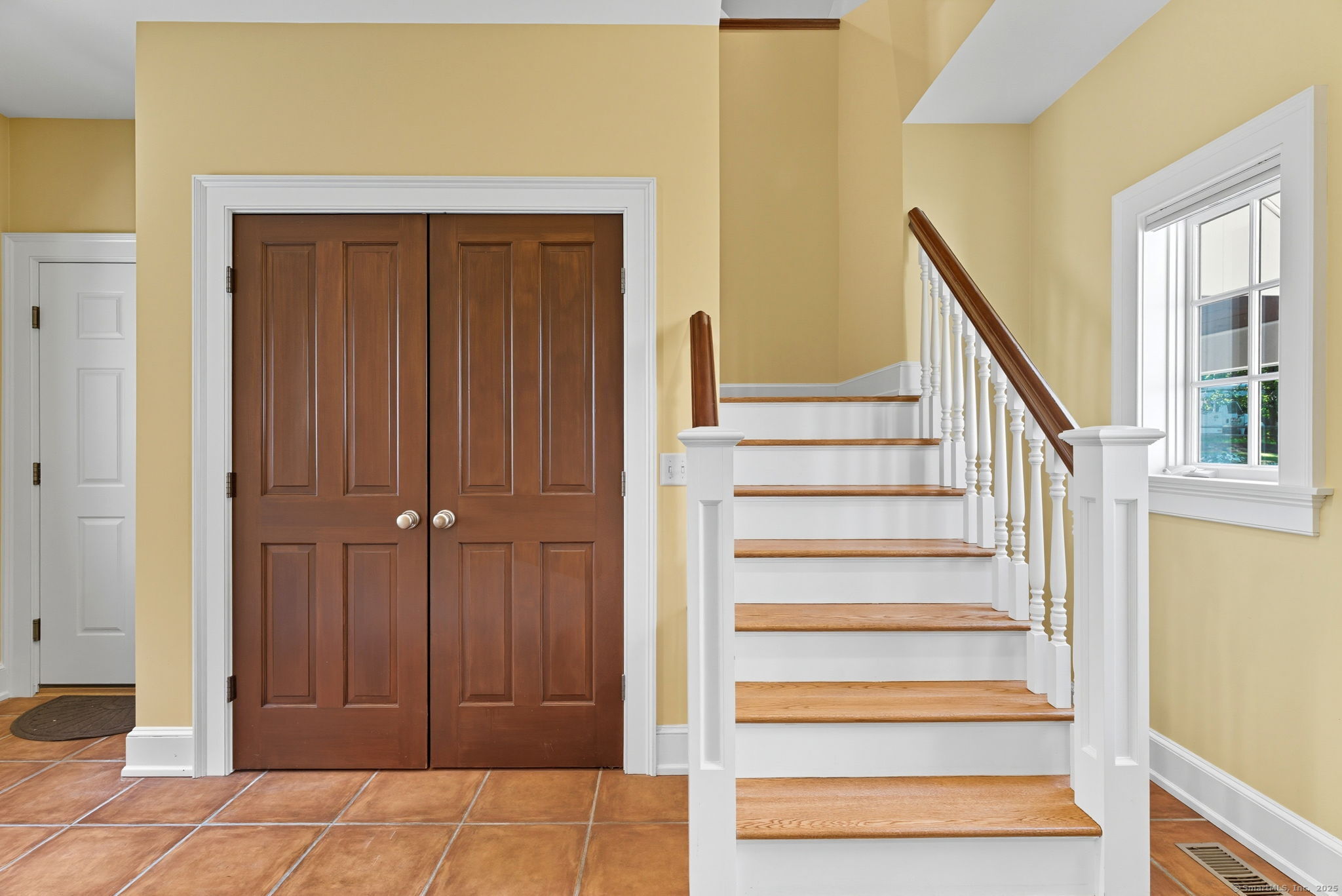 Old Lyme, Connecticut 06371, United States, 4 Bedrooms Bedrooms, ,4 BathroomsBathrooms,Residential,Active,130822