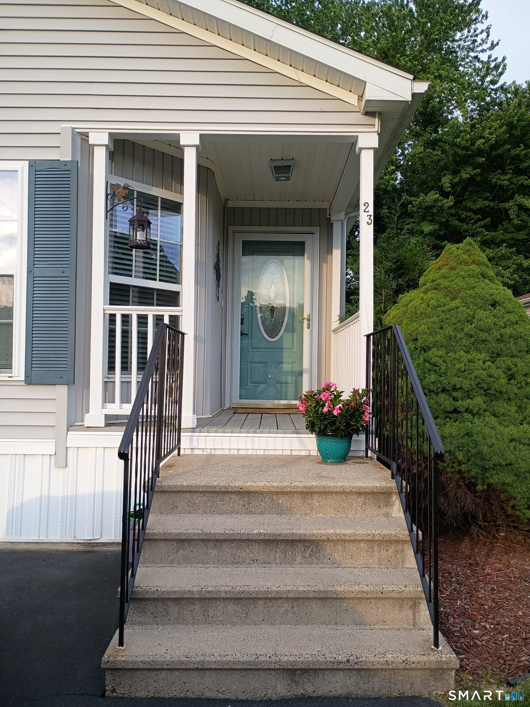 23 Laurel Circle