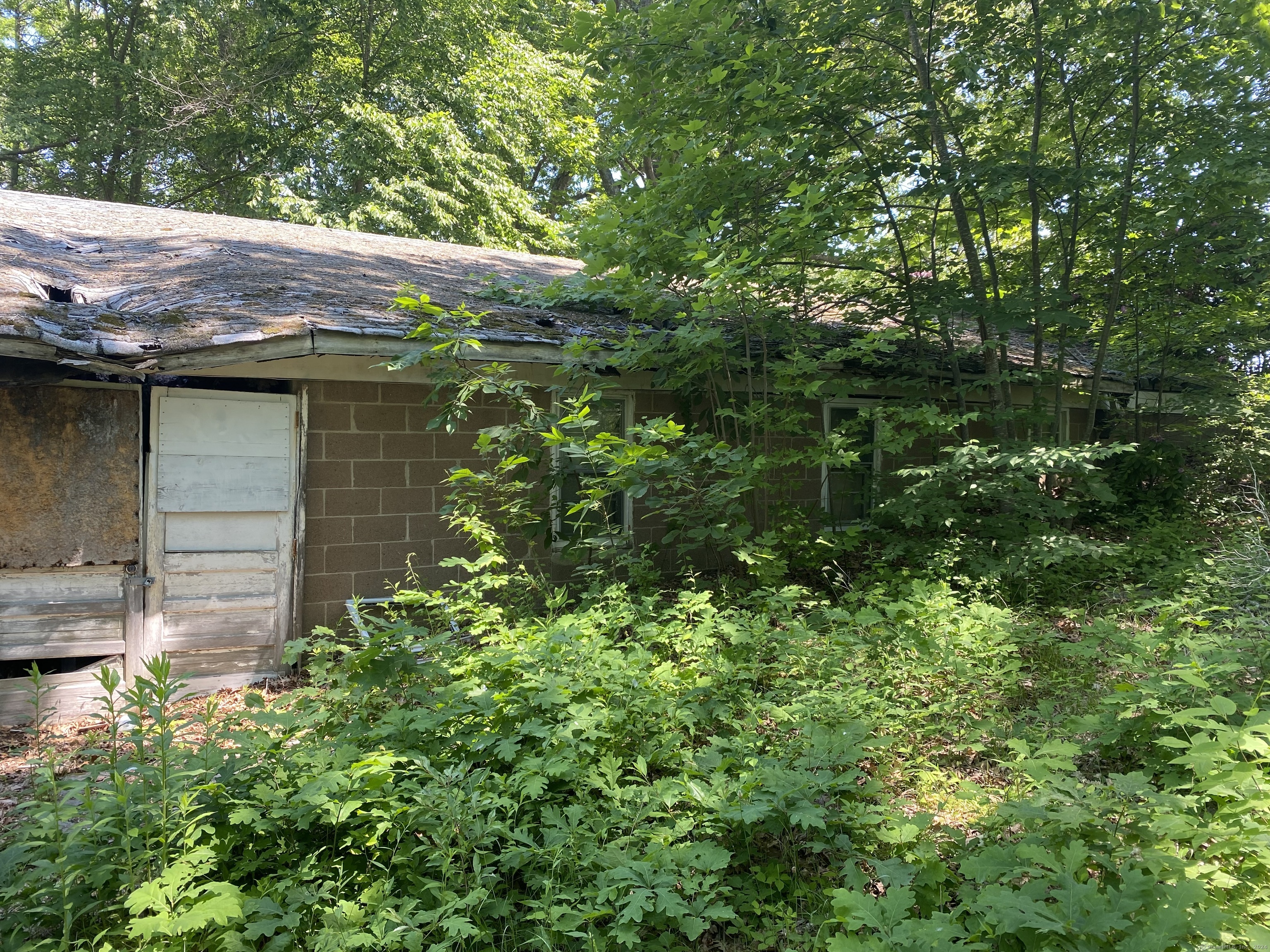 828 Vauxhall Street Extension, Waterford, Connecticut image 5