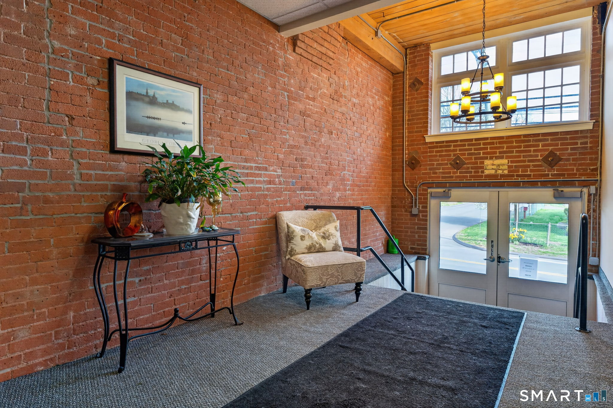 10 Main Street 102