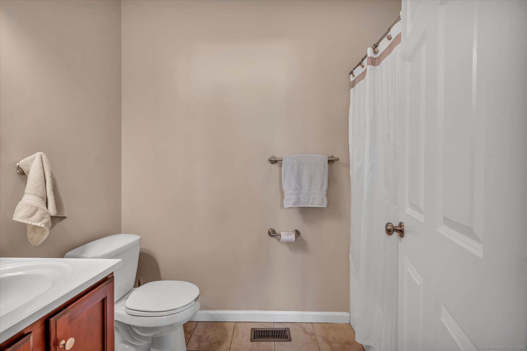 4 Pond View Circle #4, North Haven, Connecticut image 22